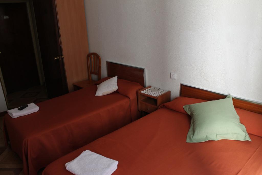Hostal Xucar Madrid Værelse billede