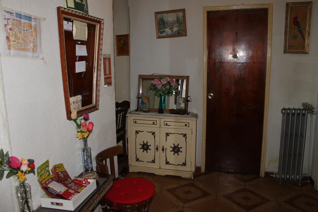 Hostal Xucar Madrid Eksteriør billede
